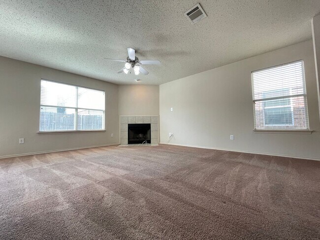 Building Photo - Keller ISD-5 BED, 4 BATH-AMAZING PRICE!