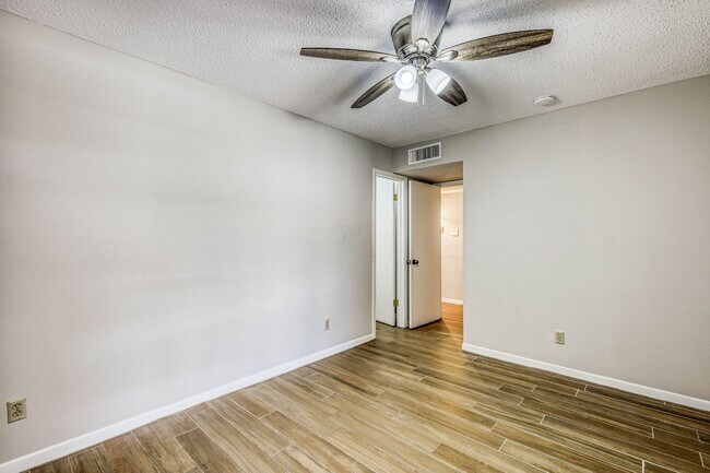 Building Photo - 601-603  Alicante Way