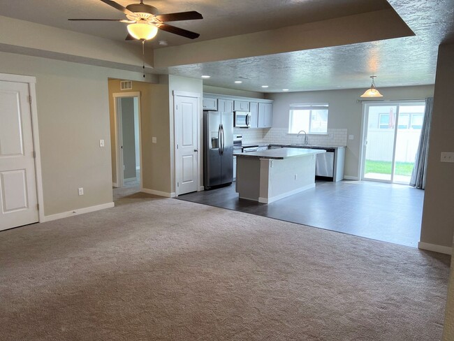 Building Photo - Kuna Kutie 3 bd, 2 bath in the Greyhawk Su...