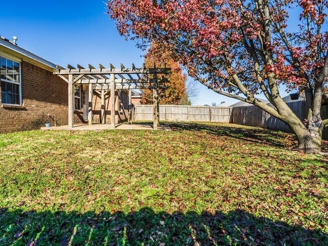 Building Photo - 440 Spicewood Trail