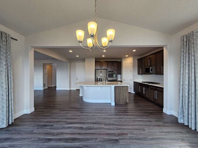 Building Photo - 1385 Castle Creek Cir