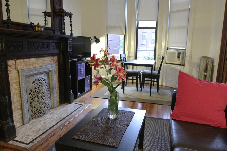 Building Photo - 732A Jefferson Ave