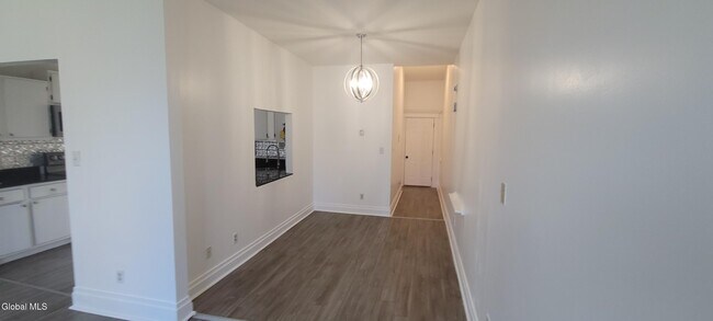 Building Photo - 9 St Joseph's Terrace