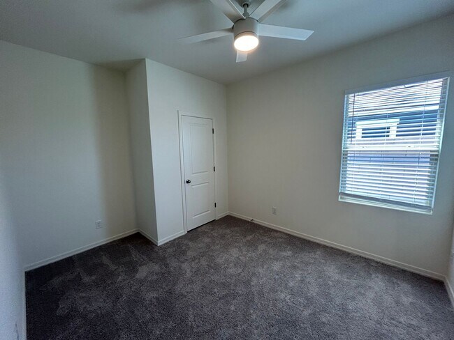 Building Photo - 4 BR, 3 bath, Beautiful Maricopa home in p...