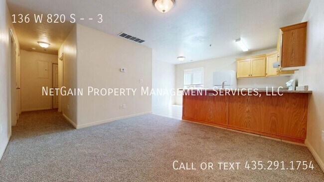 Building Photo - 136 W 820 S
