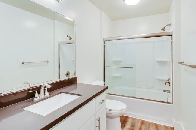 Building Photo - 1662 Hollenbeck Ave