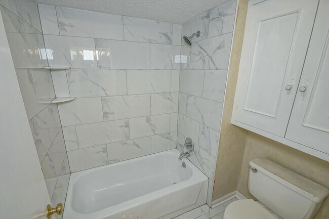 Building Photo - 31 Antigua Dr