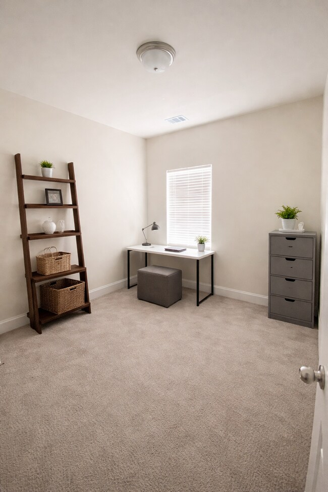 Building Photo - 4bed-2bath Newer built home in Hinesville, GA!