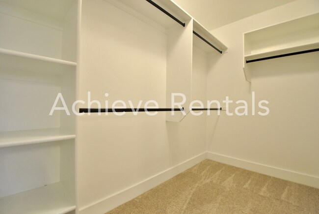 Building Photo - 2053 N 380 E