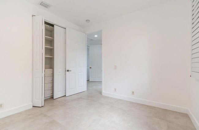 Building Photo - 2604 Center Ct Dr