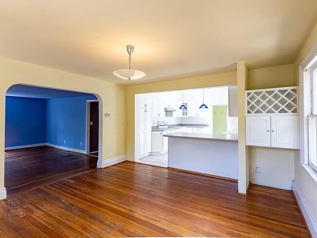 Building Photo - 115 Chapin St