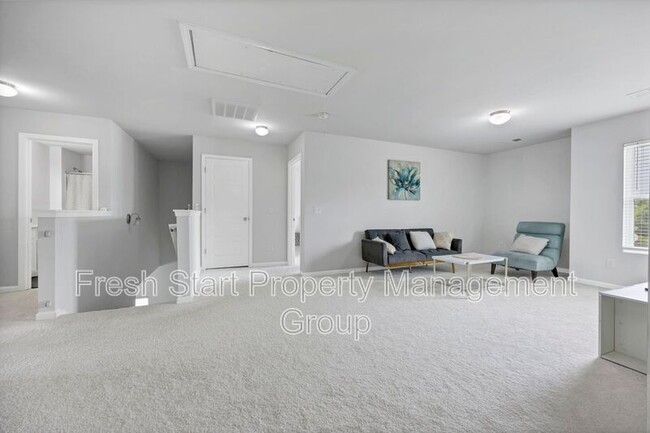 Building Photo - 300 Barony Pl Dr