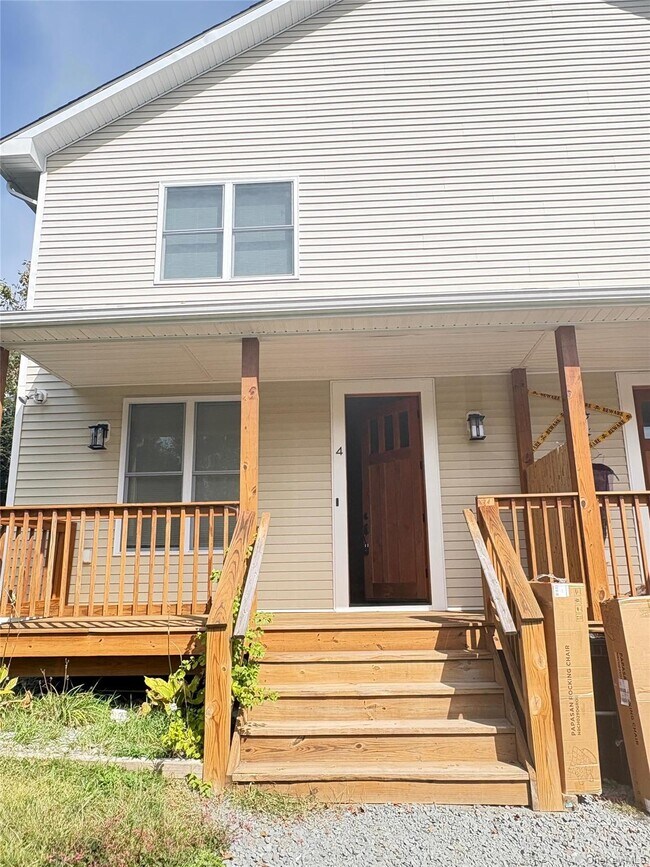 Building Photo - 127 Pine St