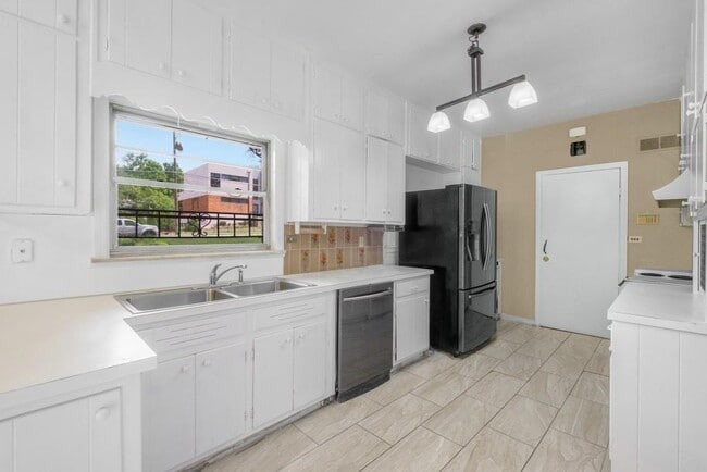 Building Photo - 757 Old Ivy Rd NE