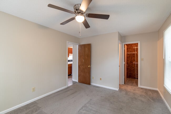 Building Photo - 1924 Greenstone Ct