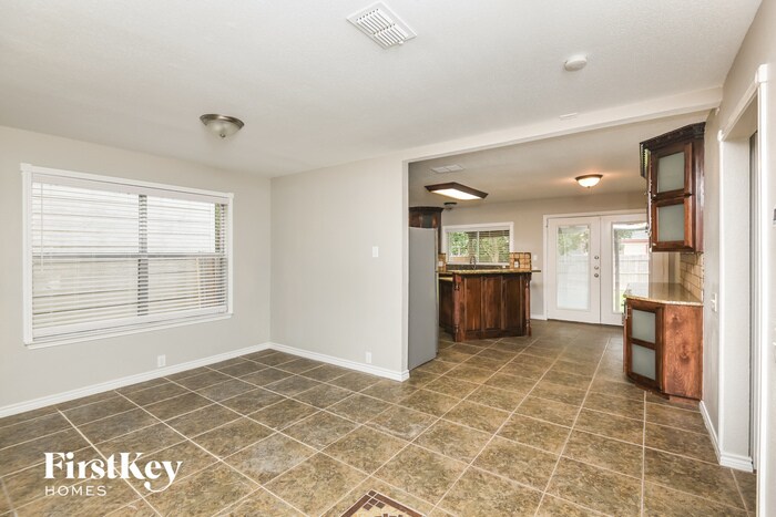 Building Photo - 7018 Glenshire Dr