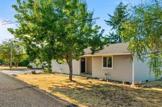 Building Photo - STATUS: *PENDING APPLICATION*| R37 | $2295  **** MOVE IN SPECIAL ****