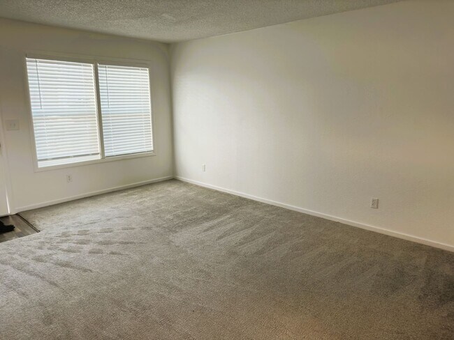 Building Photo - Welcome Home!