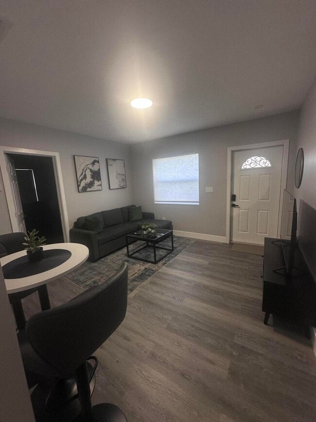 Building Photo - 1016 State St