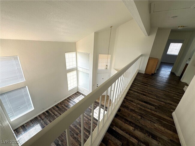 Building Photo - 868 Brass Ring Rd