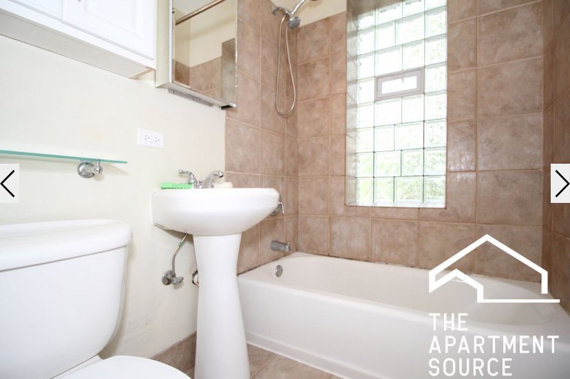 Building Photo - 1214 W Waveland Ave