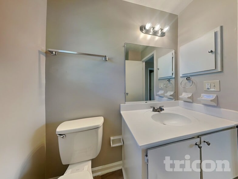 Building Photo - 6169 Charring Cross Ct