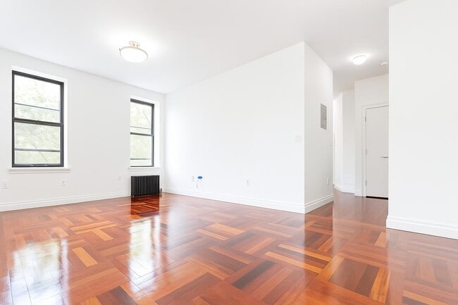 Building Photo - 607 W 137th St