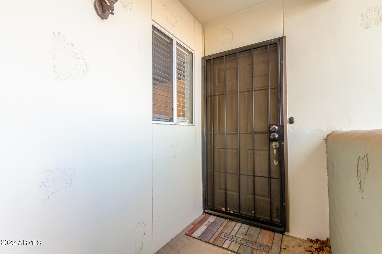 Building Photo - 1825 W Ray Rd