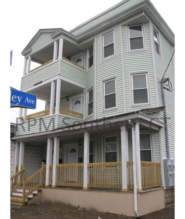 Building Photo - Madison 793-2
