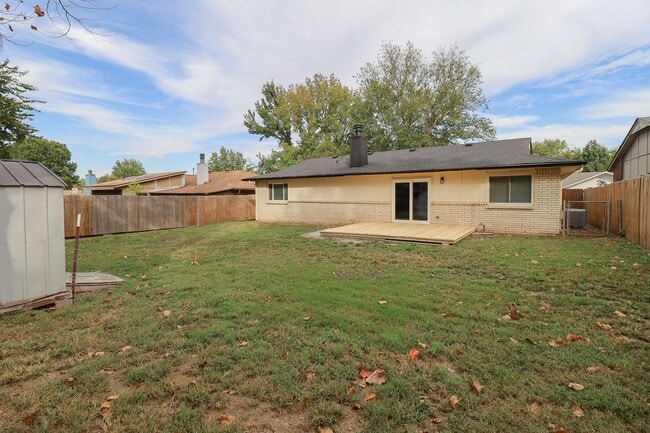 Building Photo - 3 bed/2bath! Fully remodeled!