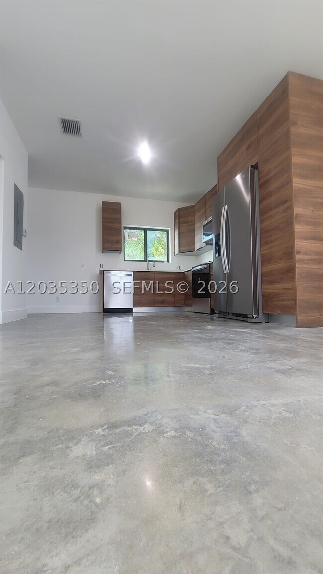 Building Photo - 2146 NW 69th St