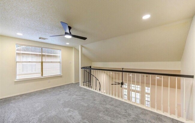 Building Photo - 16830 Scenic Gardens Dr