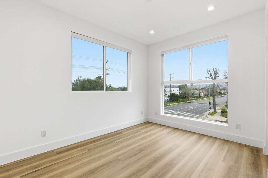 Building Photo - 5809 Kester Ave