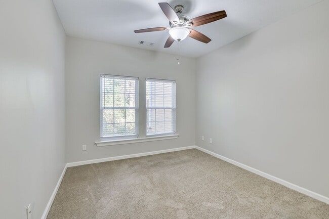 Building Photo - Adderman Point- 1 bed/1 bath Apartment