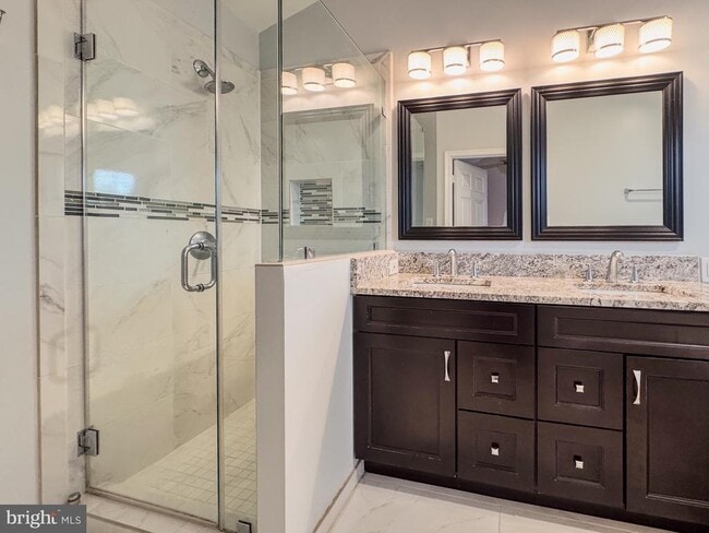 Building Photo - 11742 Valley Ridge Cir