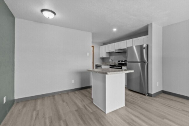 Building Photo - 1530 Moraine Terrace