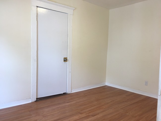 Building Photo - 86 Adeline St