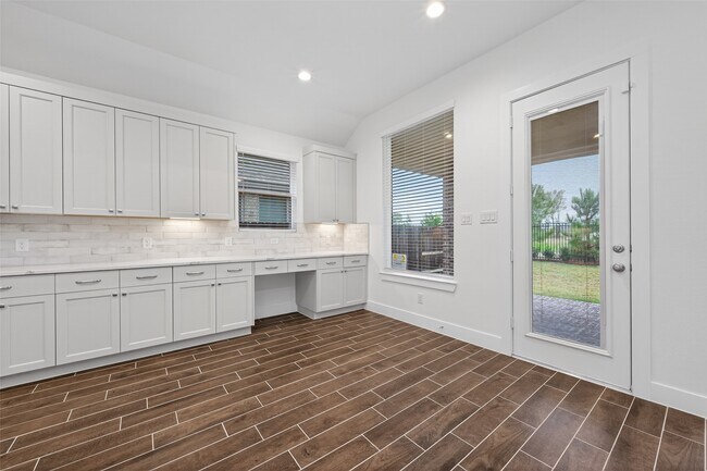 Building Photo - 18338 Tiger Flowers Dr