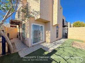 Building Photo - 2bed/1.5 Bath Condo close to Memorial Park...