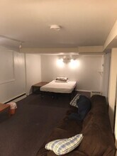 Building Photo - 15 Maple Ave