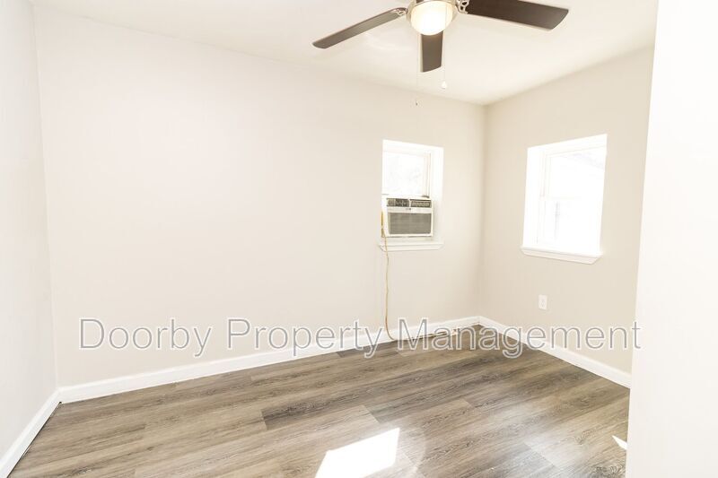 Building Photo - 207 Napier St