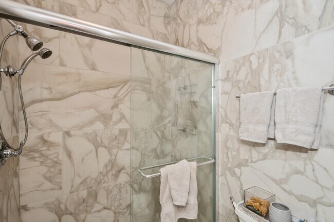 Building Photo - 4485 Carambola Cir S