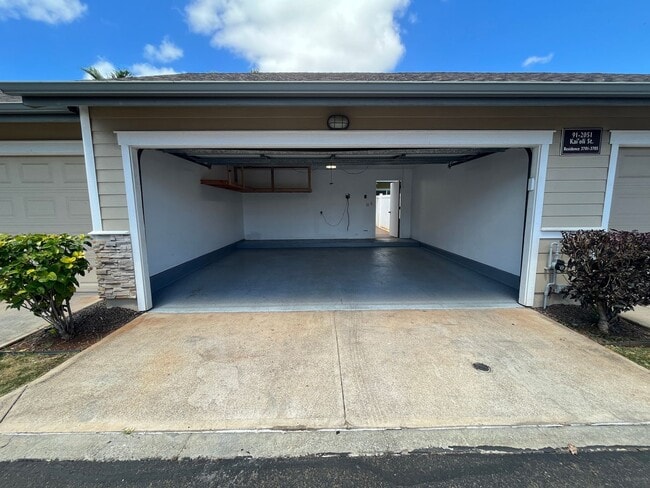 Building Photo - Spinnaker Place Townhomes (Ewa Beach) - 3 ...