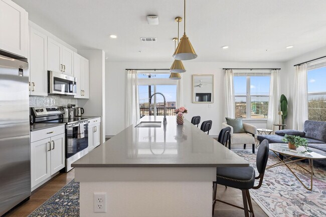 Building Photo - 1301 Leah Ave