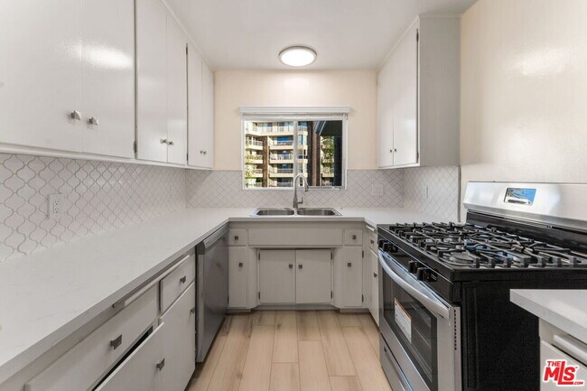 Building Photo - 115 Marguerita Ave