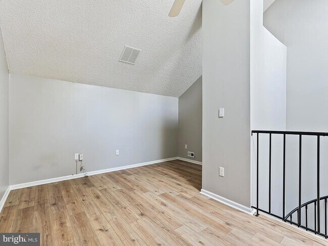 Building Photo - 705 Eagles Chase Dr