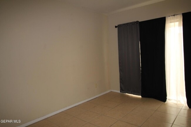 Building Photo - 10711 Ivanhoe Dr