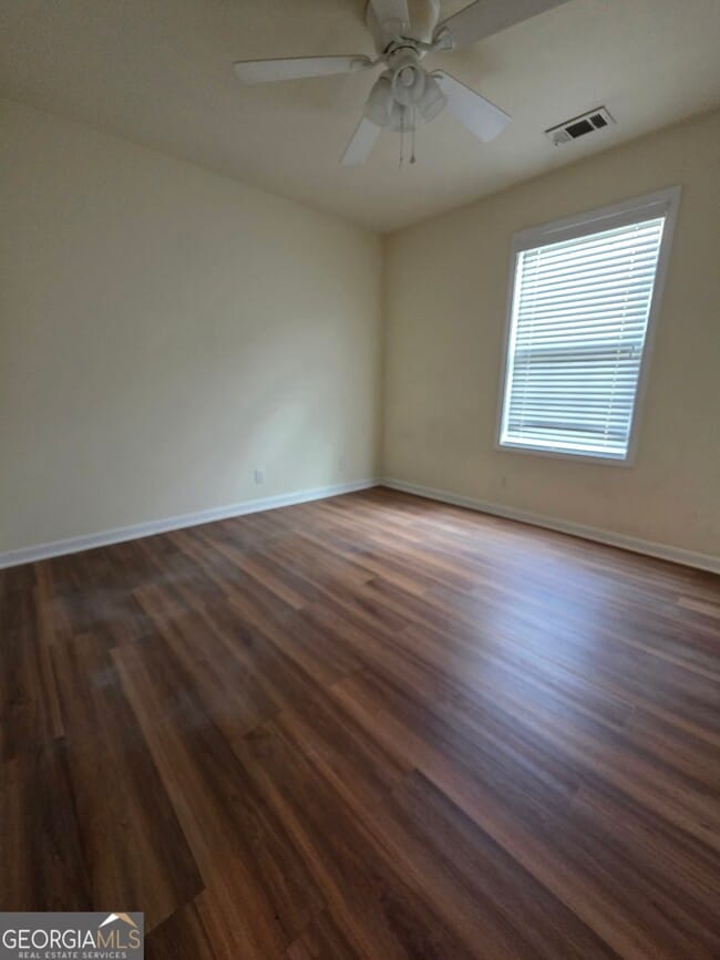 Building Photo - 207 Granite Way
