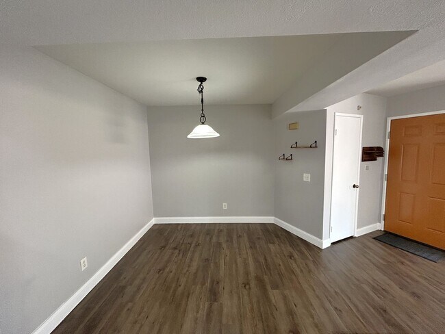 Building Photo - COUNTRY MILE RD POMONA 91766 (2 BED / 2 BATH)