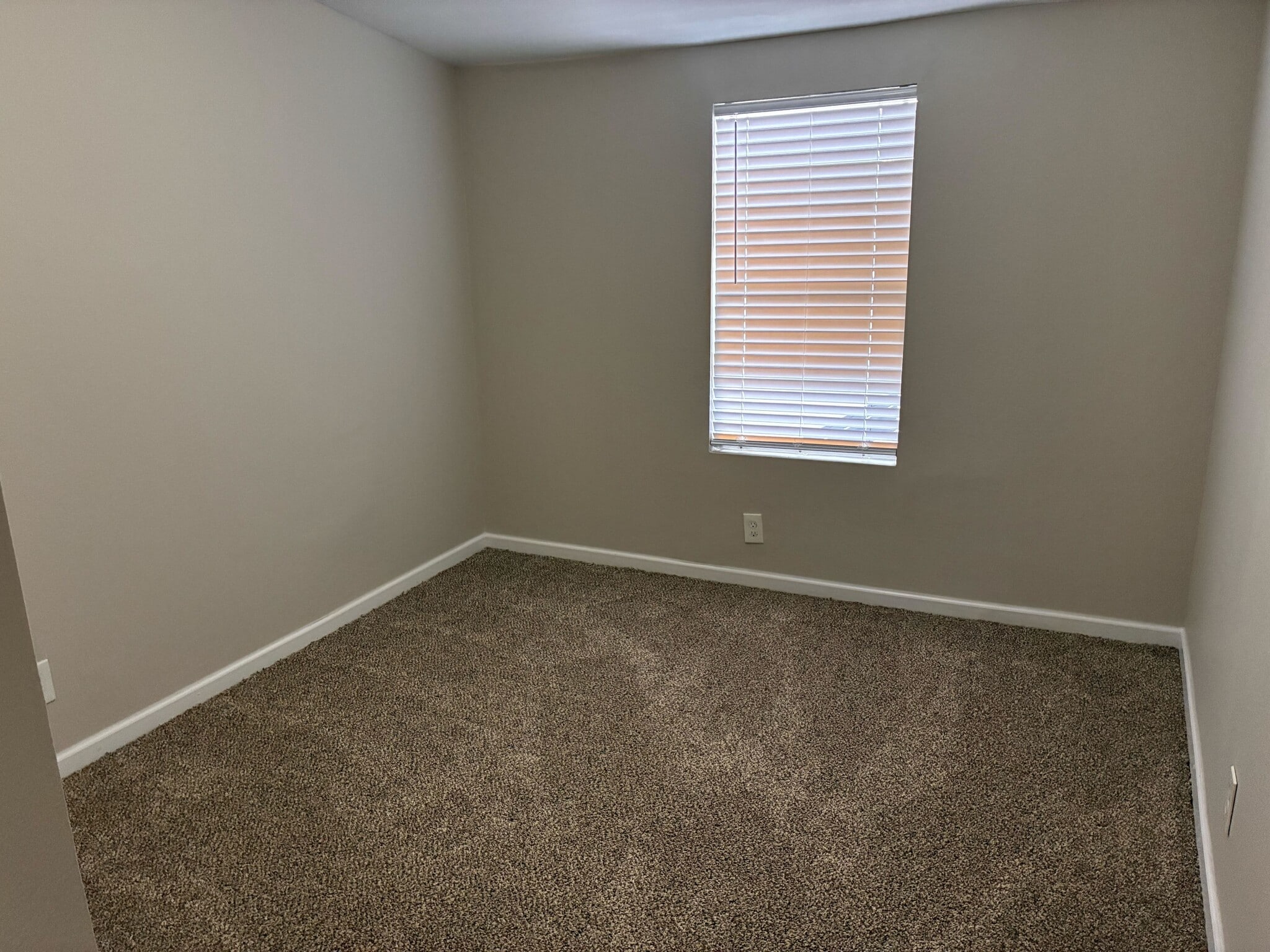 Building Photo - 1403 Darold Dr